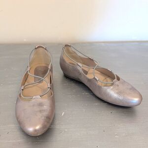 Earthies by Earth  women’s leather ballet Essen silver metalli Size 6 B